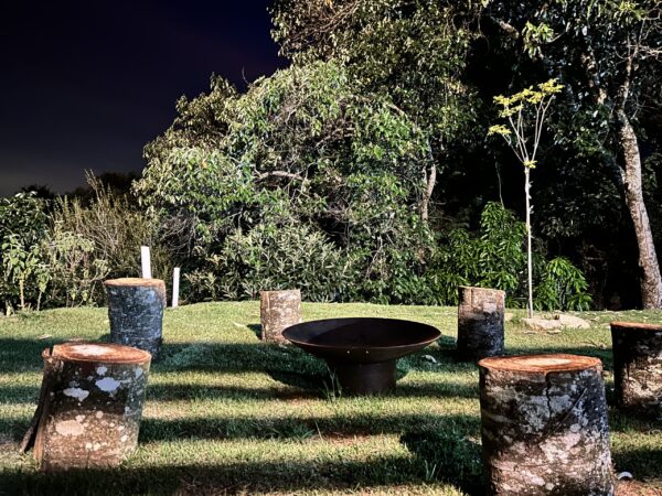 StayBr Ibiúna - Casa de Campo | Piscina & Lareira - Imagem 9