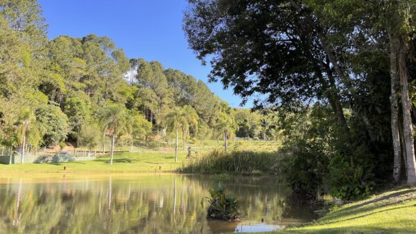 StayBr Ibiúna - Casa de Campo | Piscina & Lareira - Imagem 6